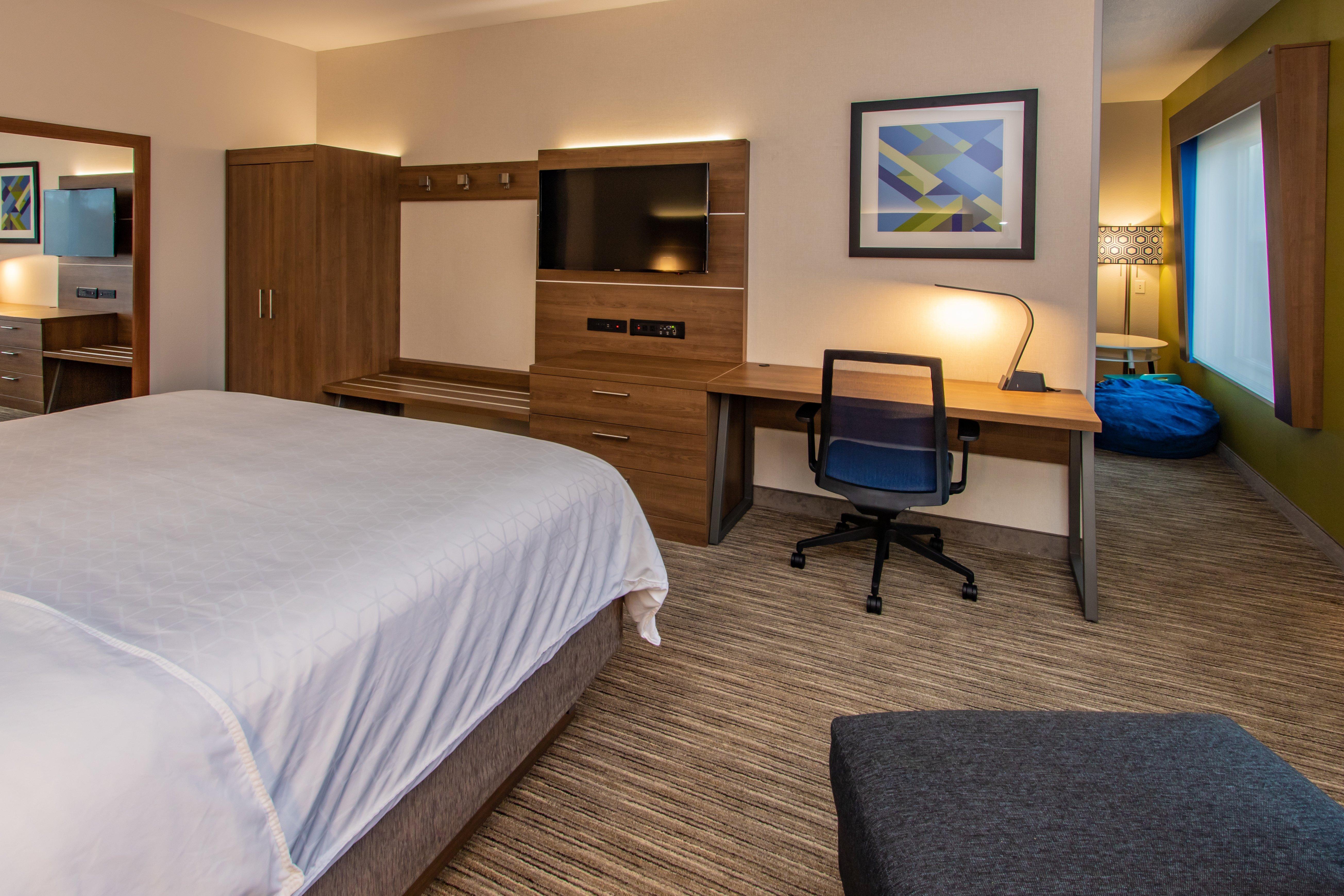 Holiday Inn Express Hotel & Suites Roseville - Galleria Area By Ihg Exterior foto