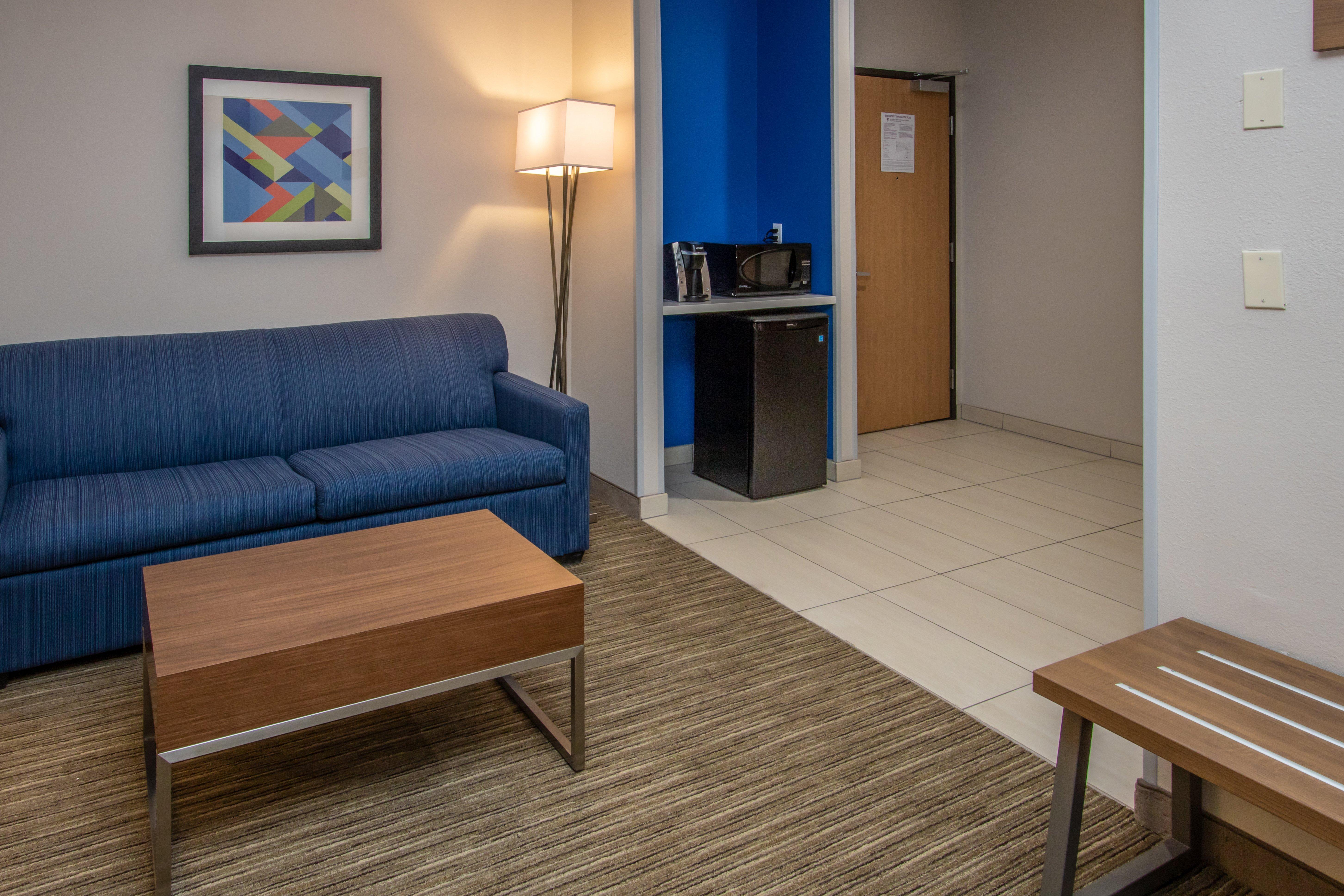 Holiday Inn Express Hotel & Suites Roseville - Galleria Area By Ihg Exterior foto