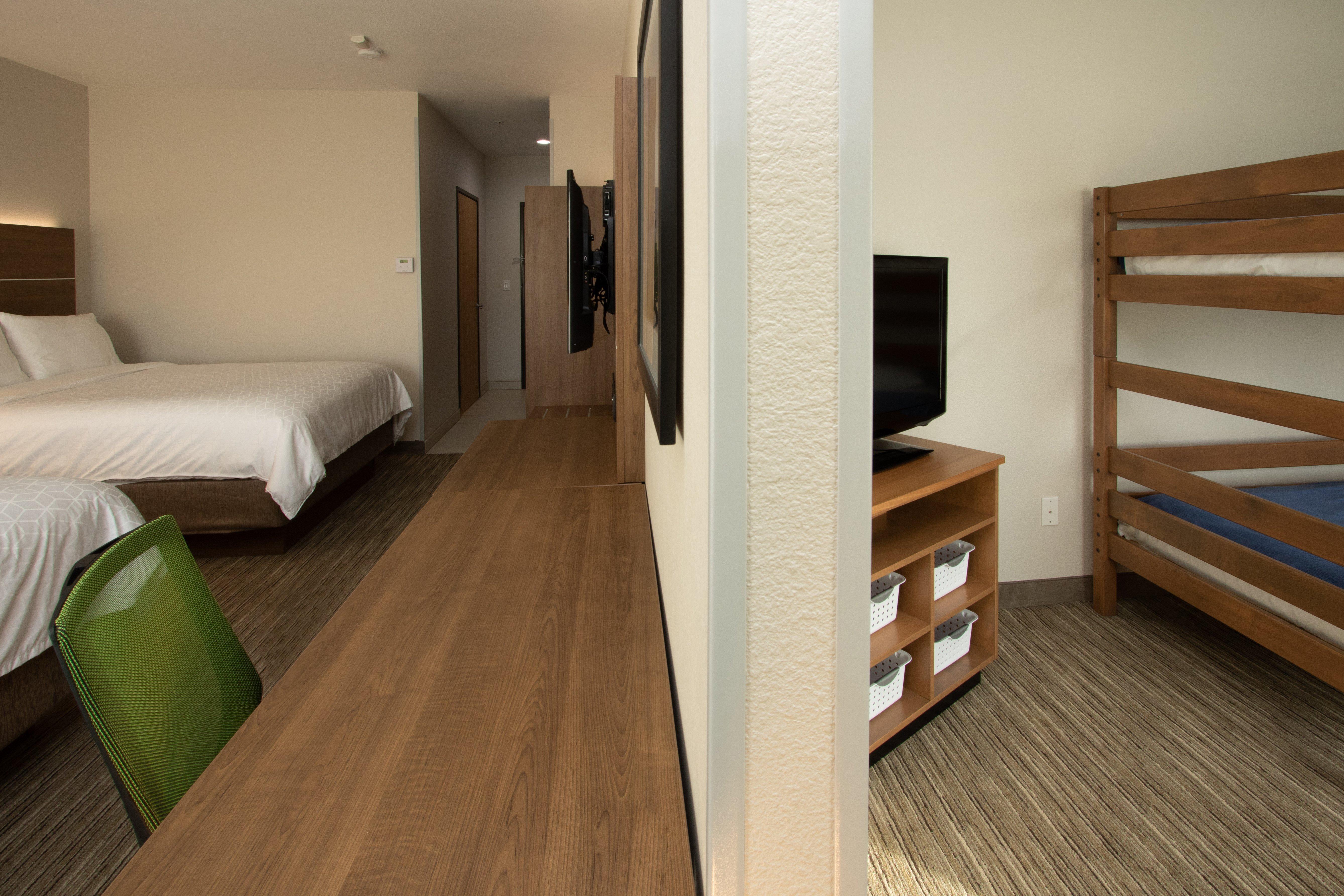 Holiday Inn Express Hotel & Suites Roseville - Galleria Area By Ihg Exterior foto