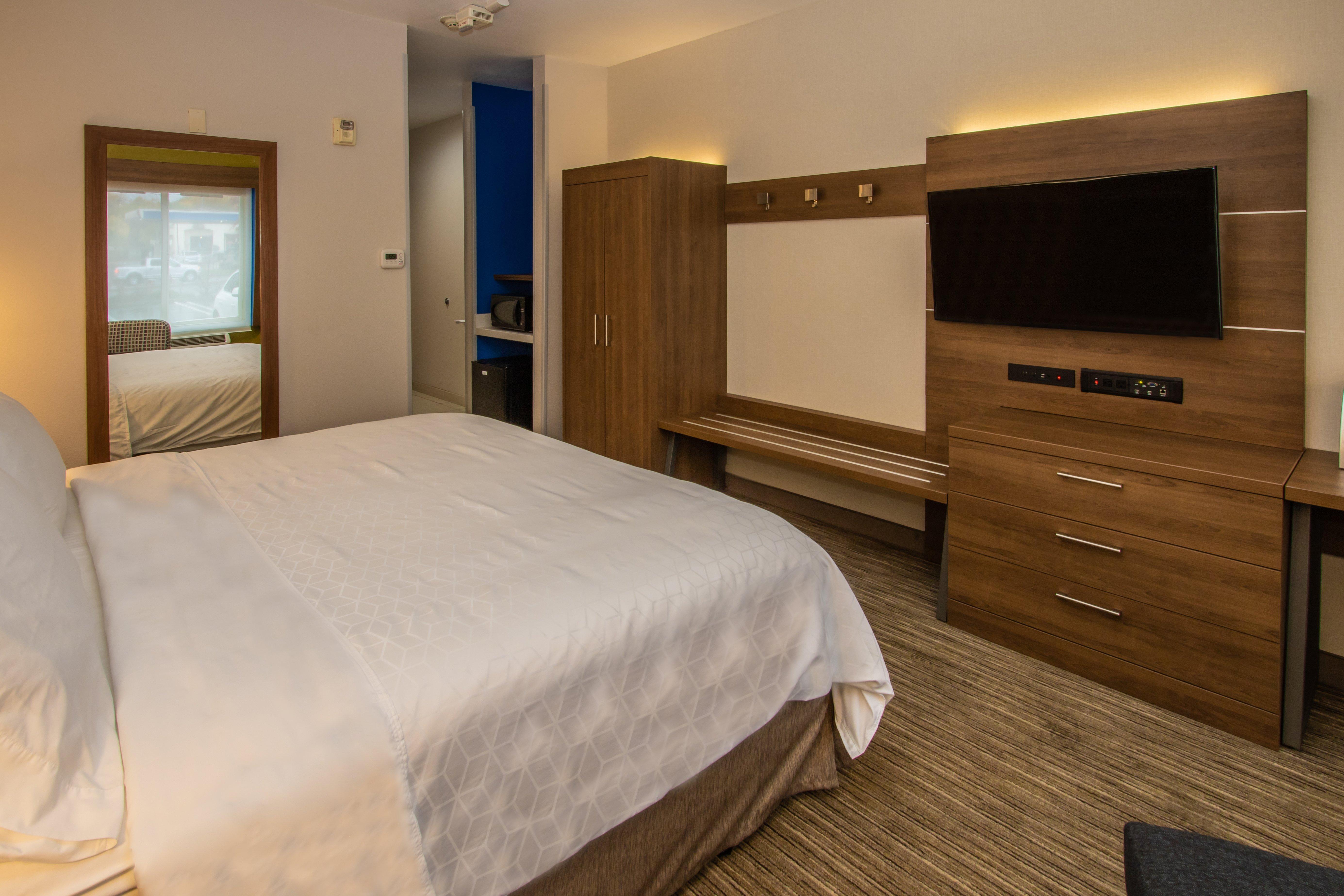 Holiday Inn Express Hotel & Suites Roseville - Galleria Area By Ihg Exterior foto