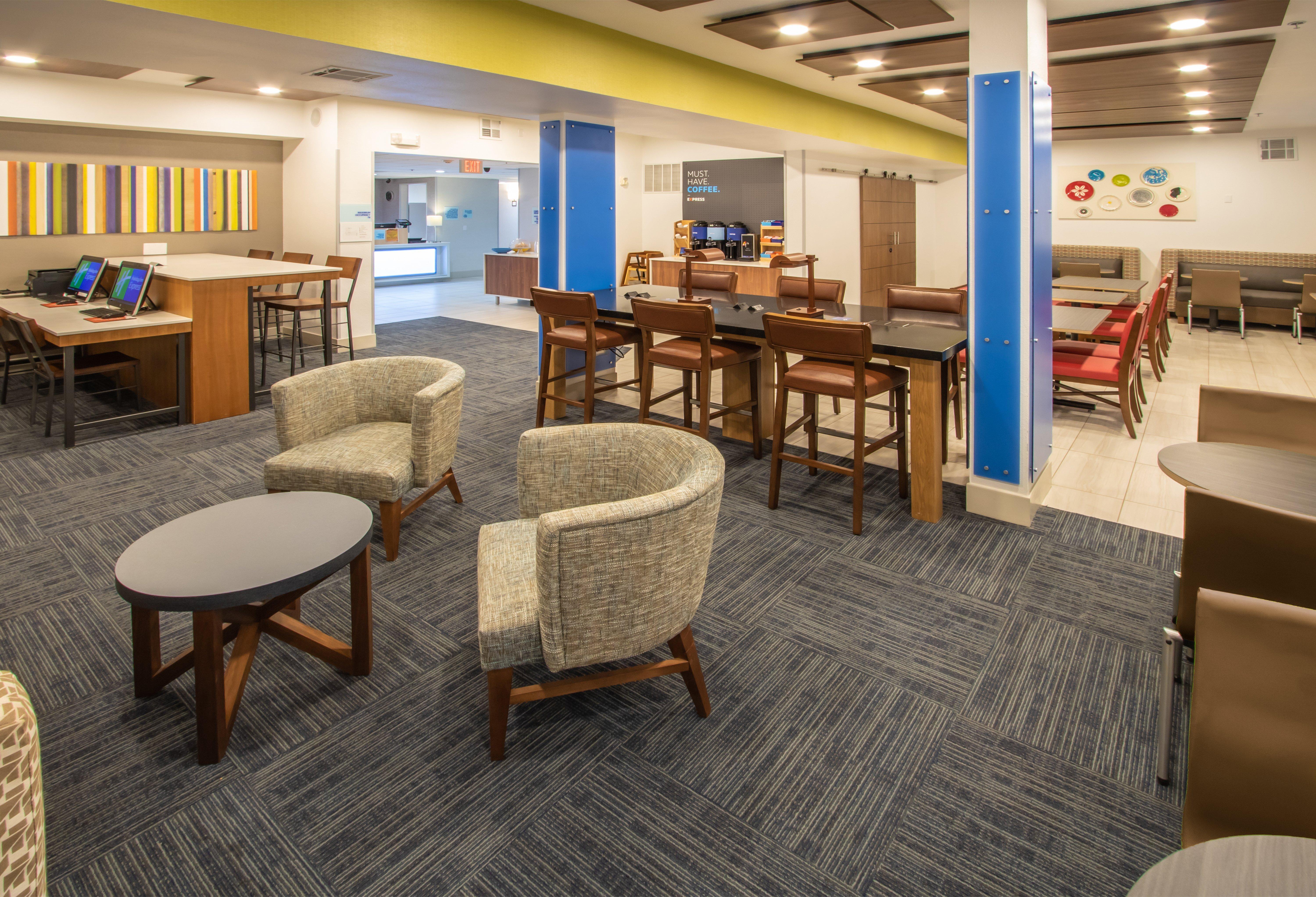 Holiday Inn Express Hotel & Suites Roseville - Galleria Area By Ihg Exterior foto