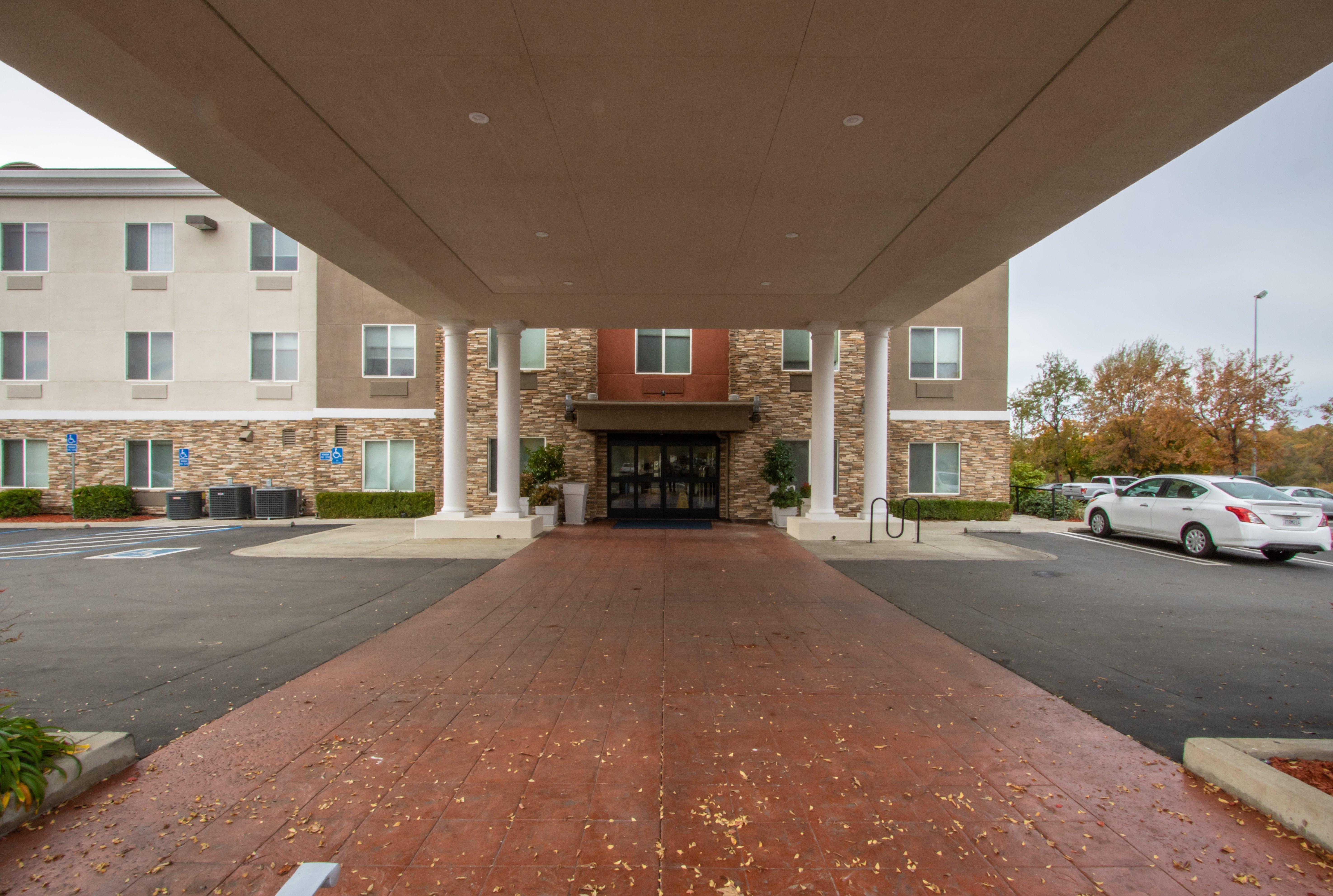 Holiday Inn Express Hotel & Suites Roseville - Galleria Area By Ihg Exterior foto