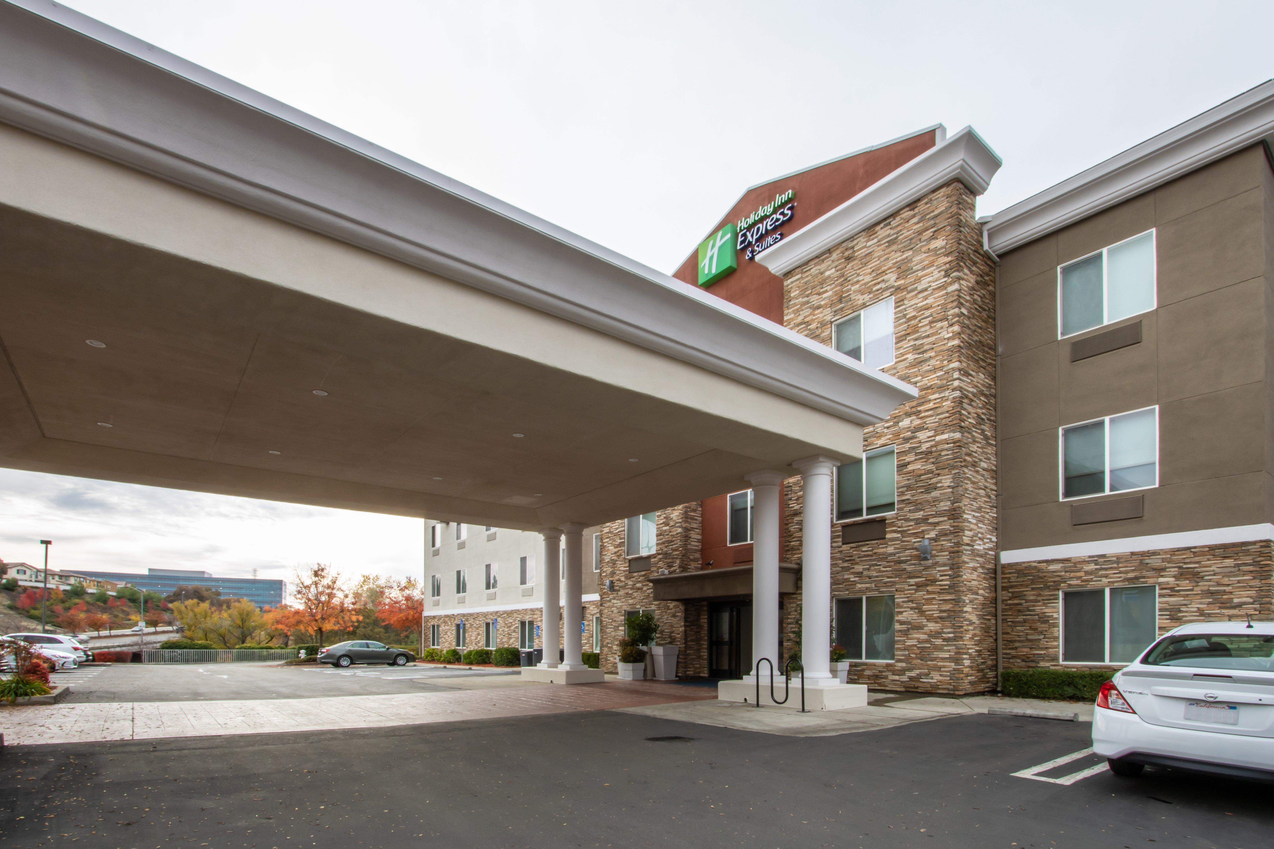 Holiday Inn Express Hotel & Suites Roseville - Galleria Area, An Ihg Hotel Exterior foto