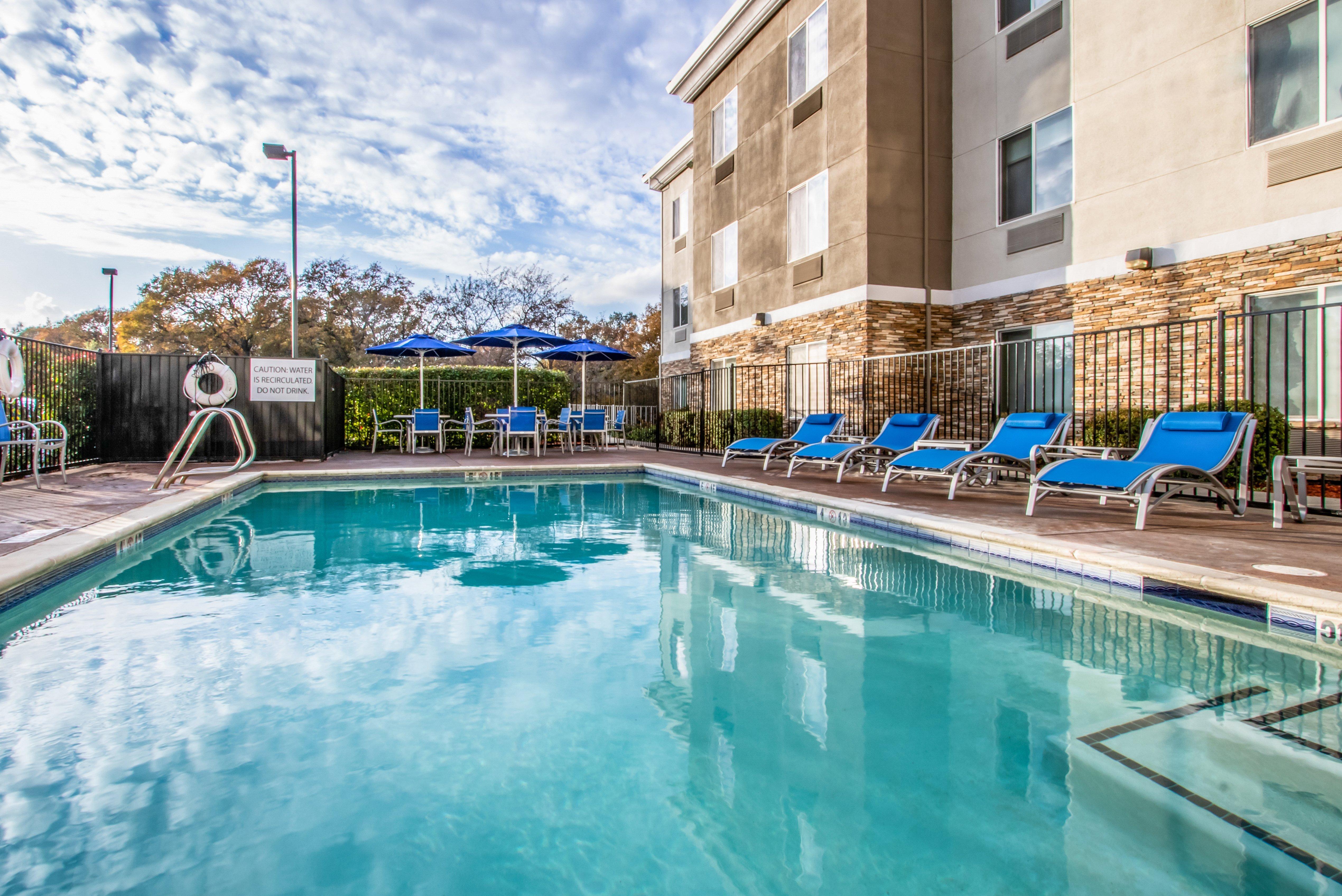Holiday Inn Express Hotel & Suites Roseville - Galleria Area By Ihg Exterior foto