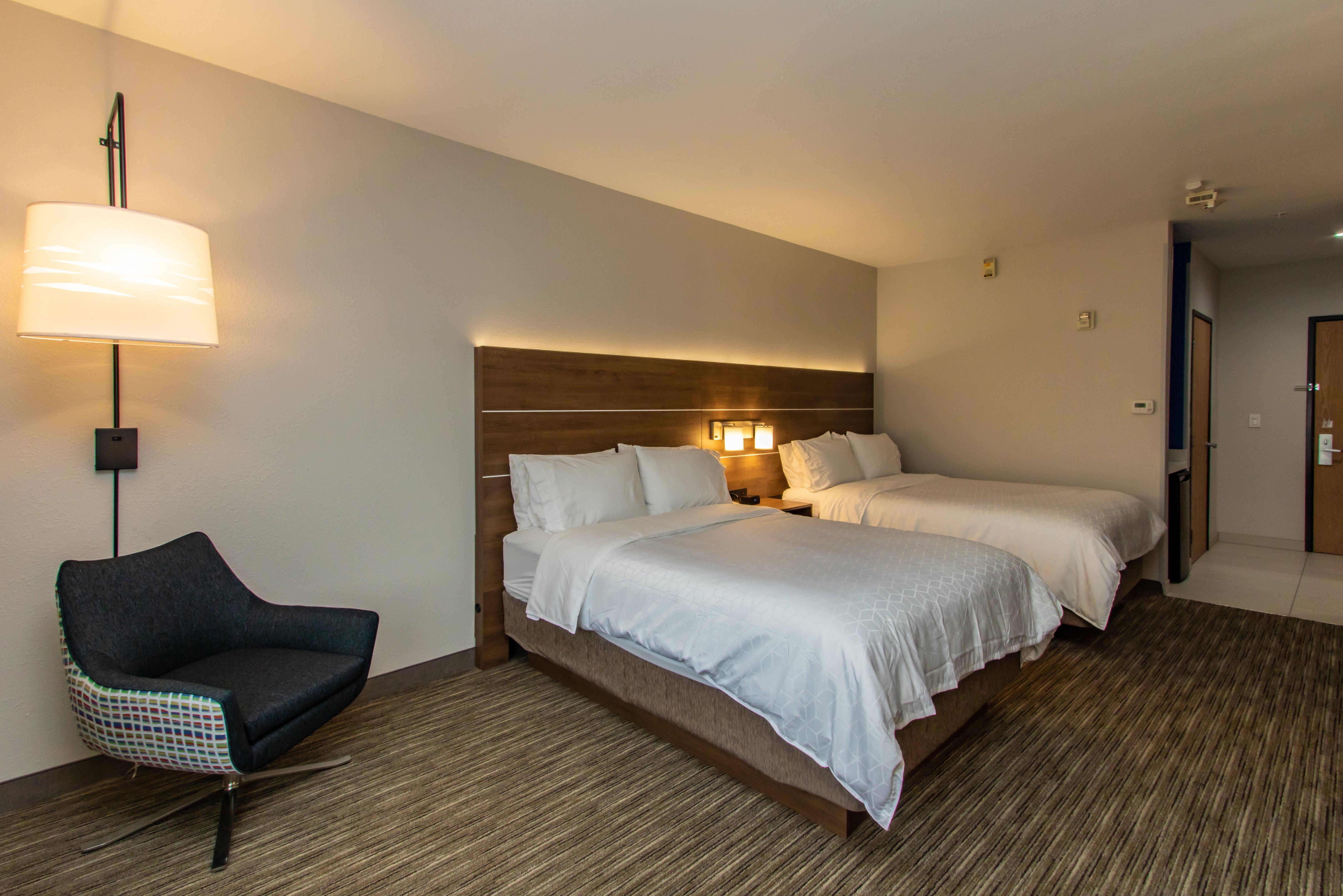 Holiday Inn Express Hotel & Suites Roseville - Galleria Area By Ihg Exterior foto